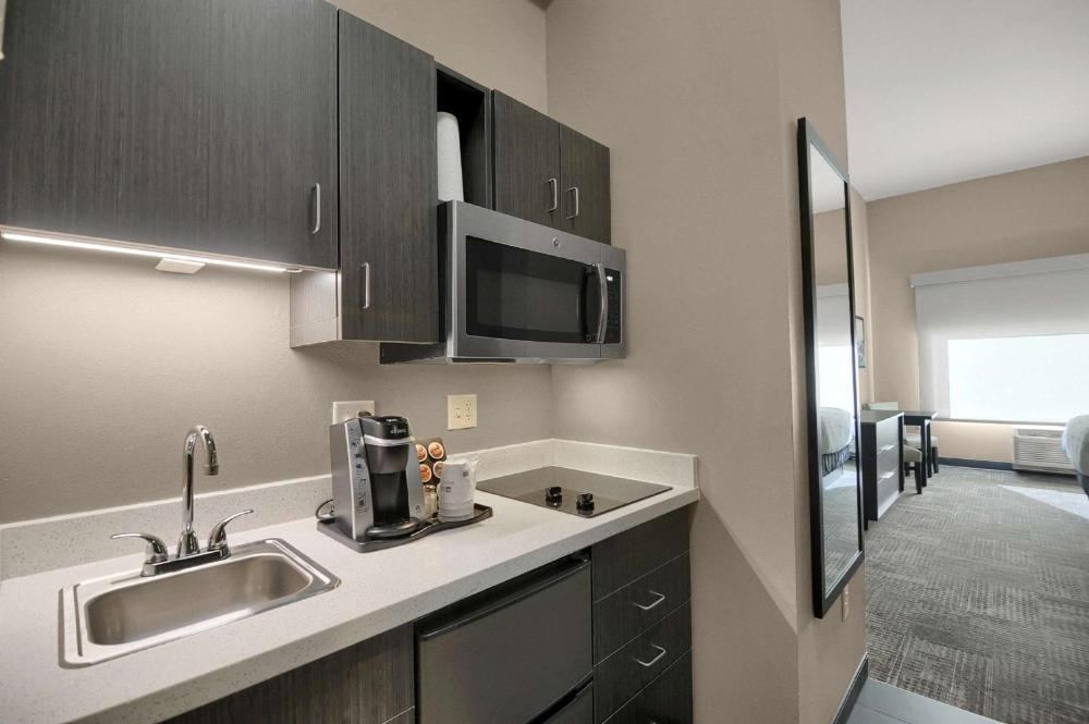 Best Western Plus Executive Residency Fillmore Inn