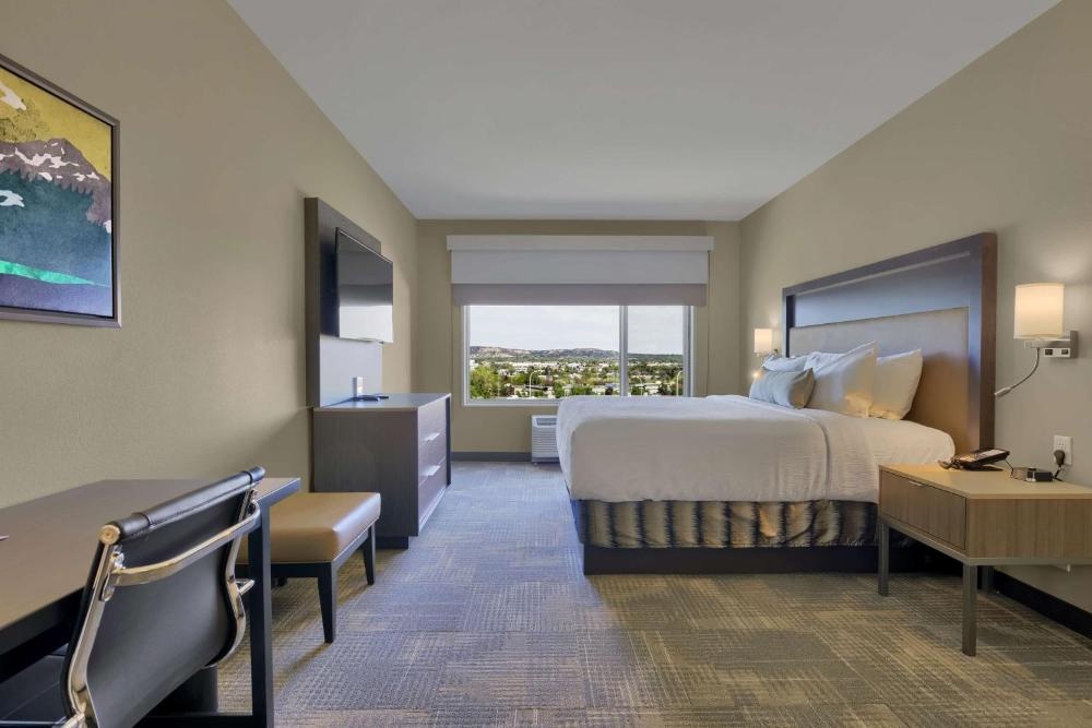 Best Western Plus Executive Residency Fillmore Inn