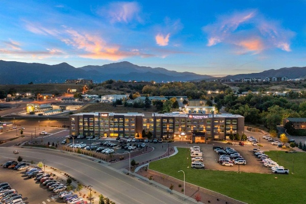 Best Western Plus Executive Residency Fillmore Inn image 1