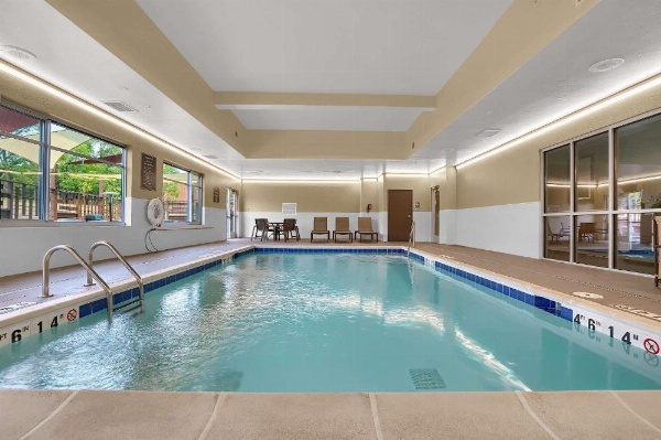 Best Western Plus Executive Residency Fillmore Inn image 8