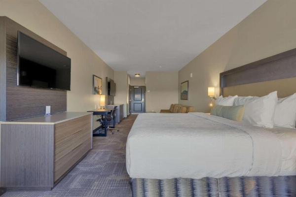Best Western Plus Executive Residency Fillmore Inn image 15